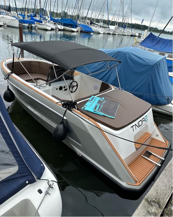 Aqua 630 Tender