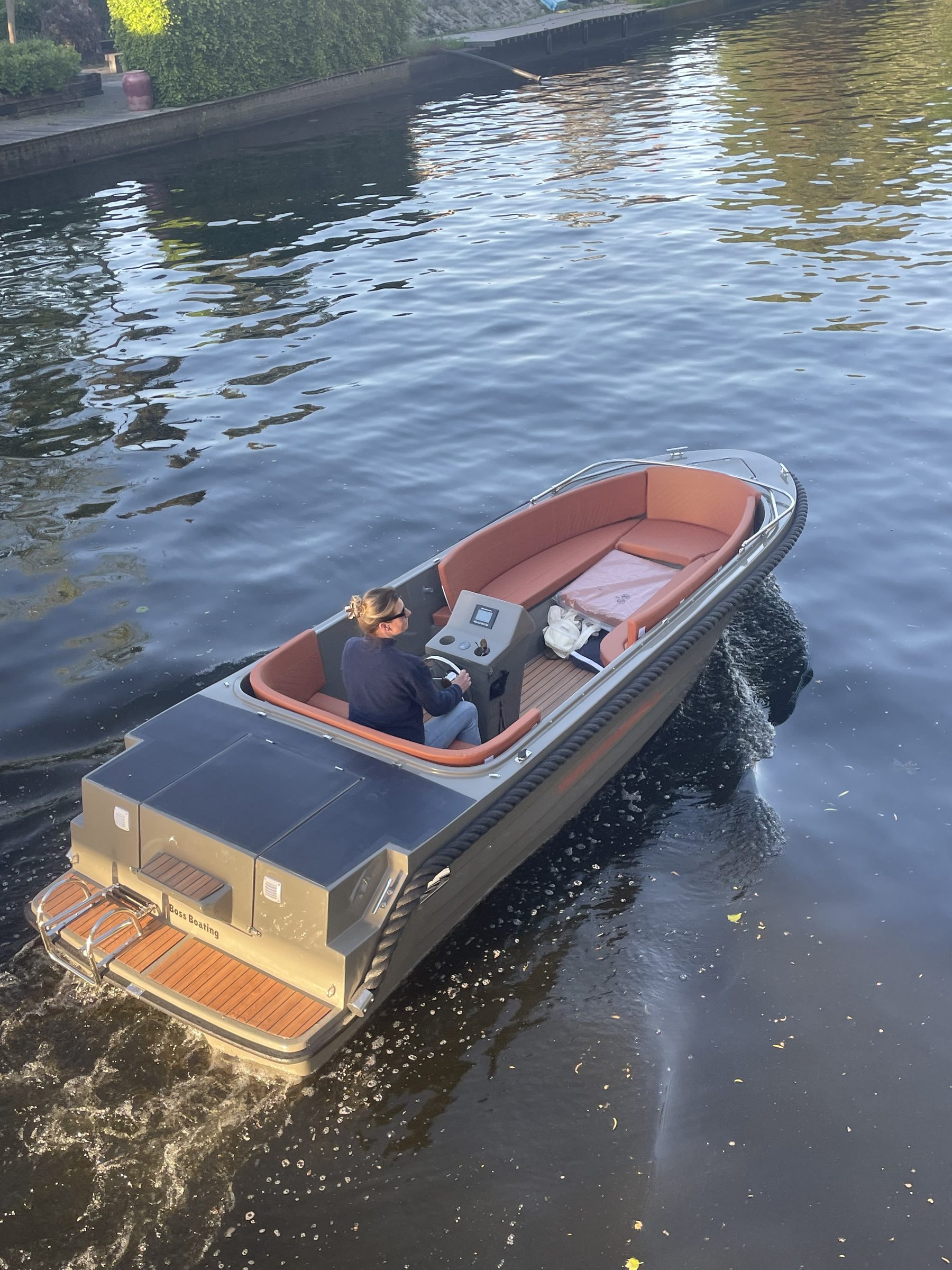 Commodore 570 Tender — foto 2