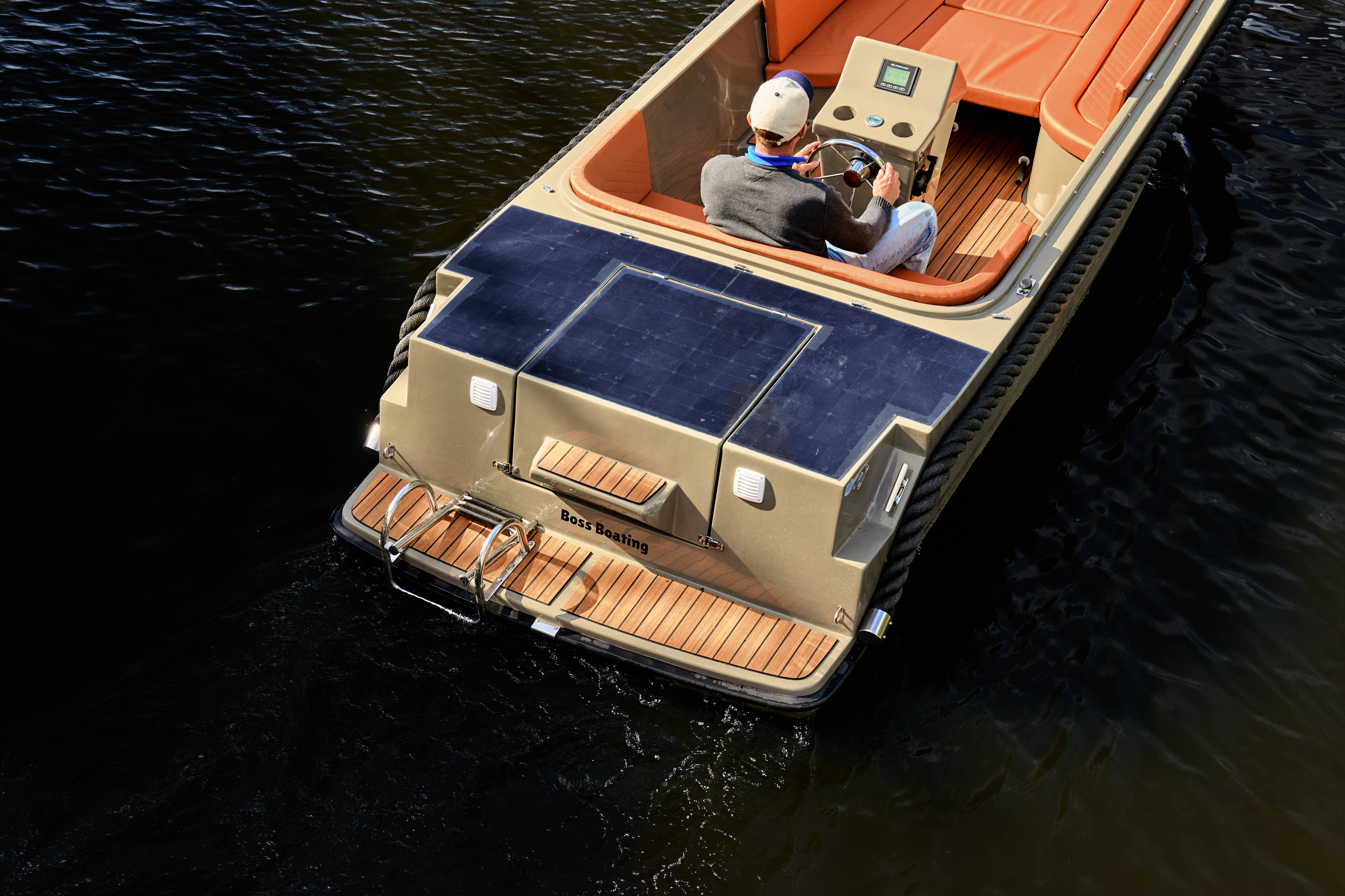 Commodore 570 Tender sfeerbeeld